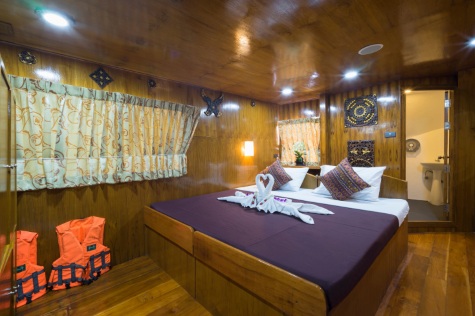 Sawasdee Fasai master cabin from Phuket dash Scuba (www.phuket-scuba.com), your personal Thailand liveaboard adviser